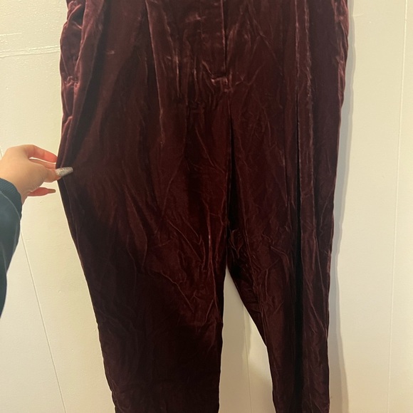 Pleated Tapered Pants in Velvet
Size 12 burgundy 
Loft brand - Picture 5 of 8
